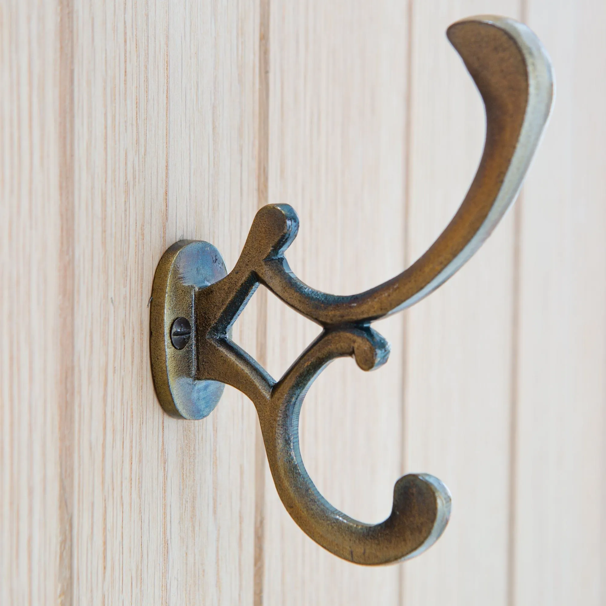 30mm x 130mm Ornamental Hat & Coat Hook - By Hammer & Tongs