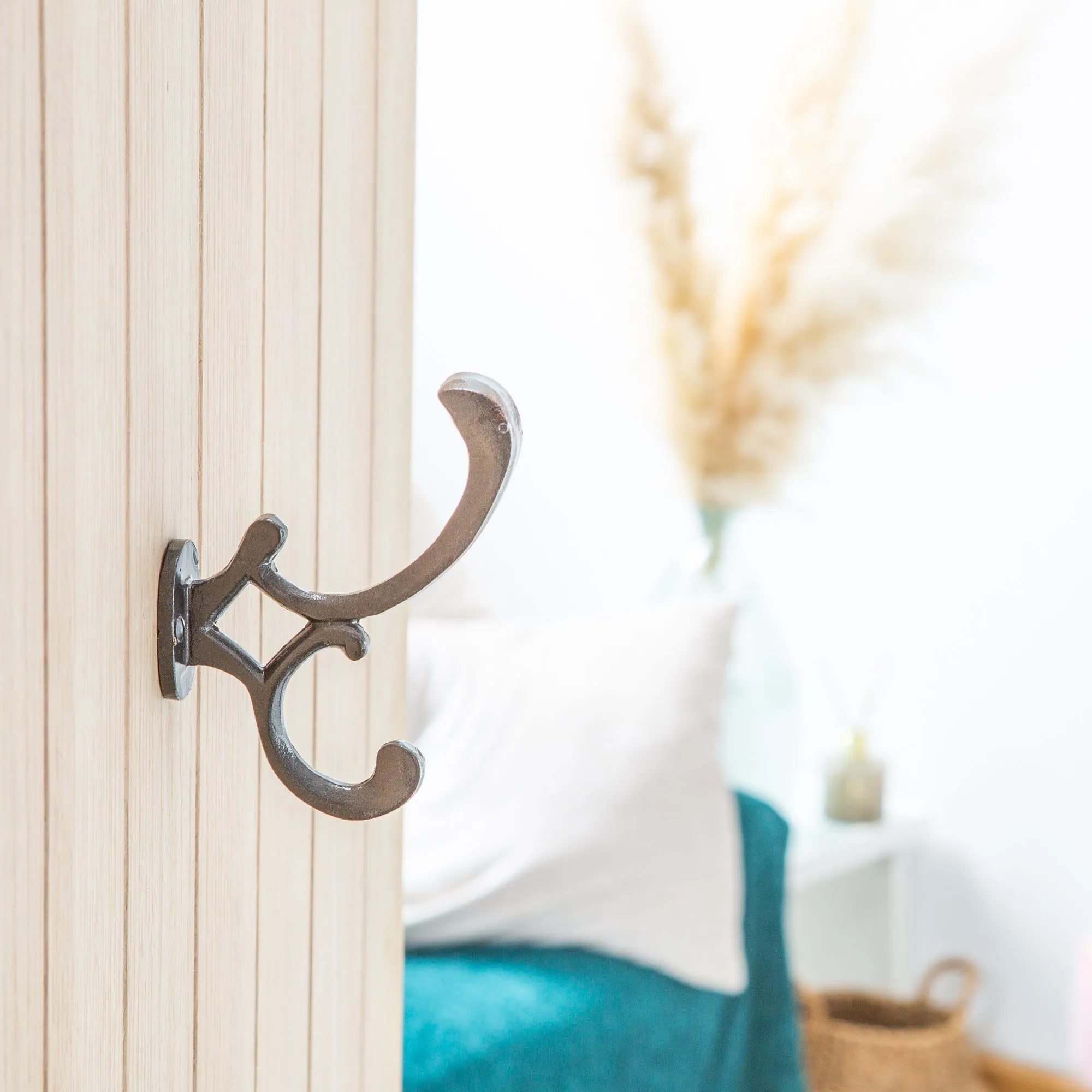 30mm x 130mm Ornamental Hat & Coat Hook - By Hammer & Tongs