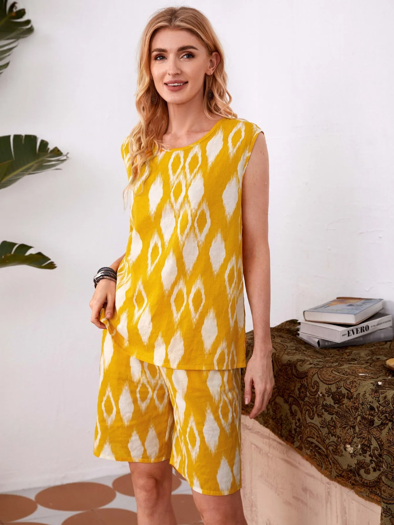Casual Geometric Sleeveless Round Neck Semi-Sheer Women Two-Piece Outfits