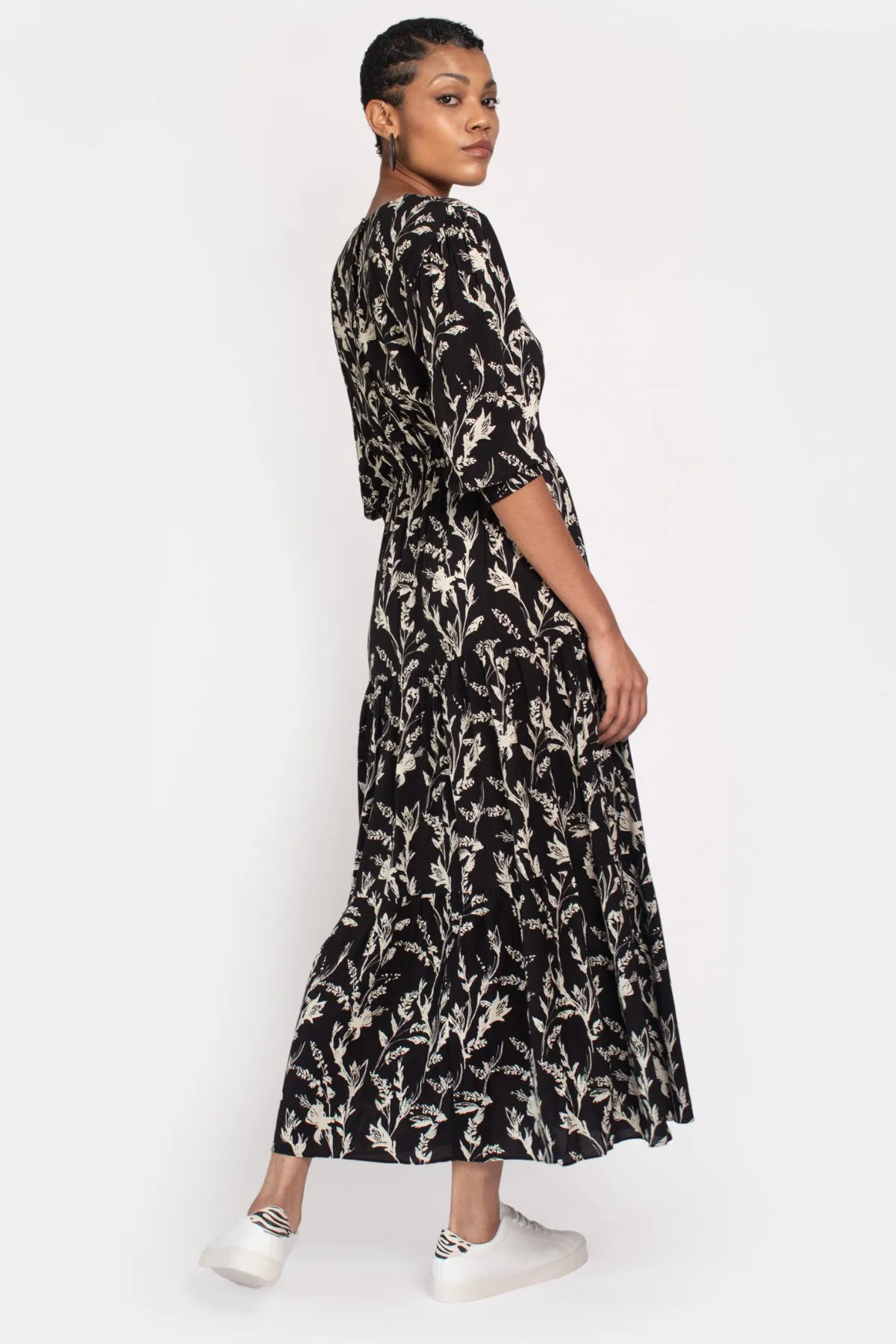 Kalmia Maxi in Black & White Sketch Floral