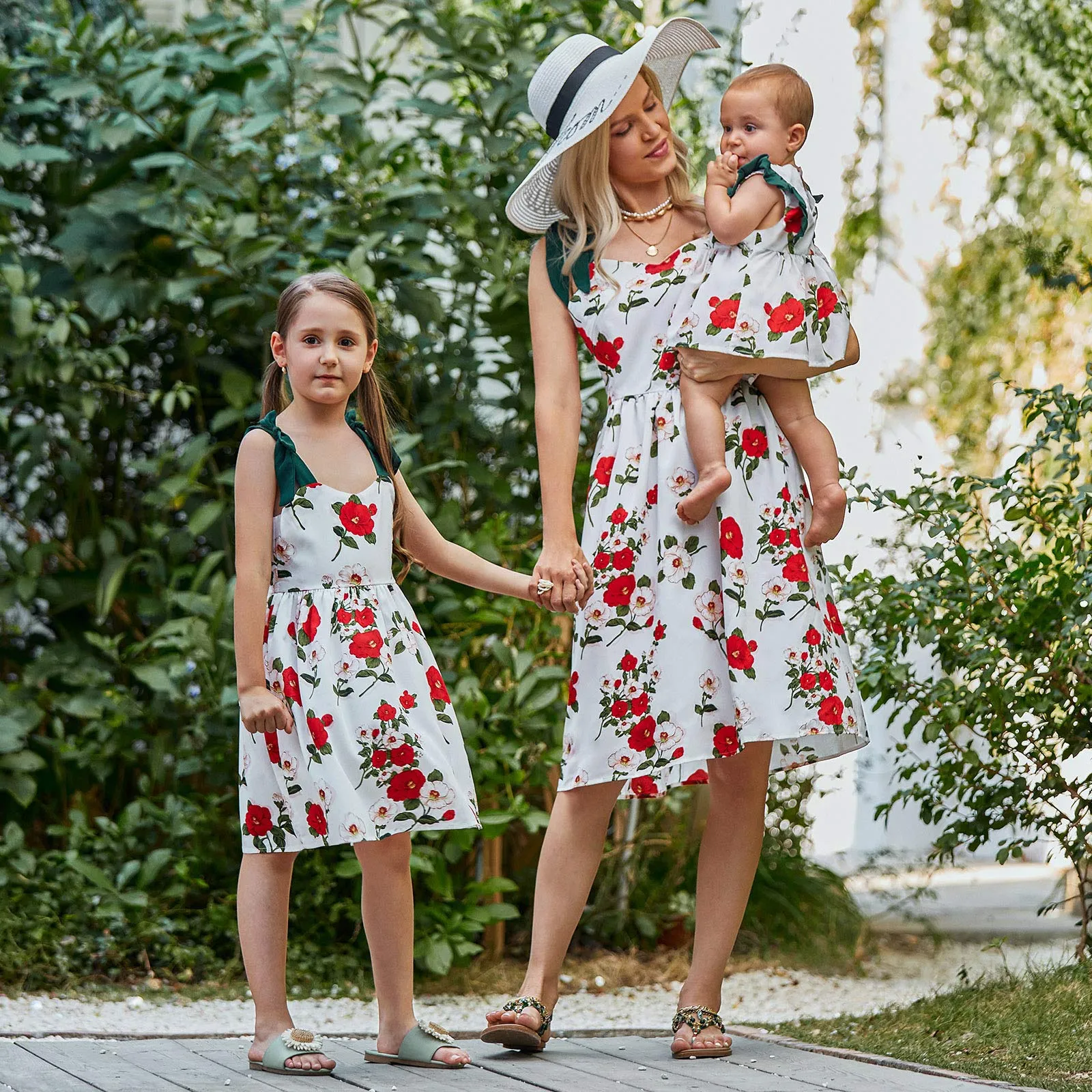 Mommy and Me Floral Printed Dresses Shoulder Straps Bowknot Sleeveless Matching Outfits
