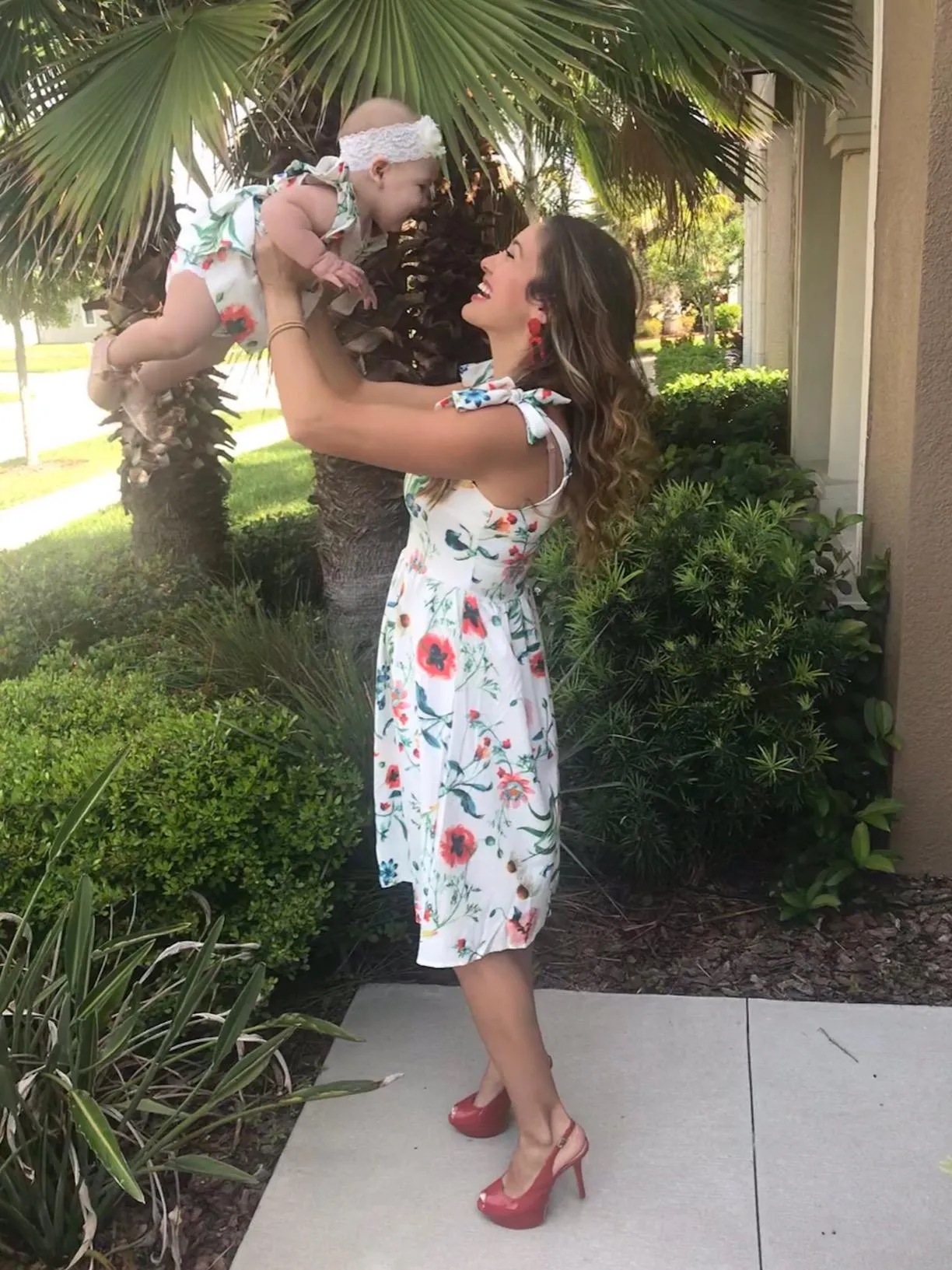 Mommy and Me Floral Printed Dresses Shoulder Straps Bowknot Sleeveless Matching Outfits
