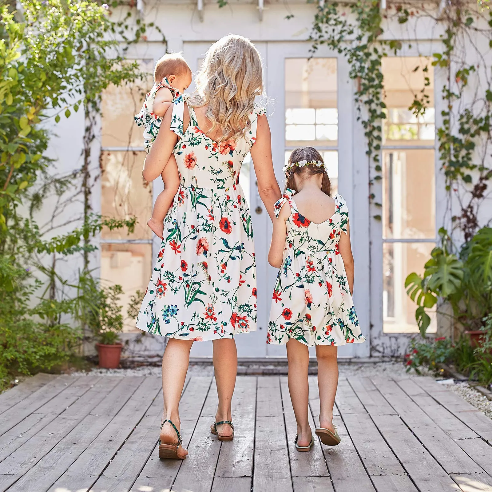 Mommy and Me Floral Printed Dresses Shoulder Straps Bowknot Sleeveless Matching Outfits
