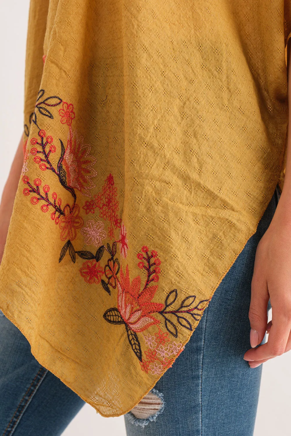 RAJ ARABELLA HONEY BORDER EMBROIDERED KIMONO
